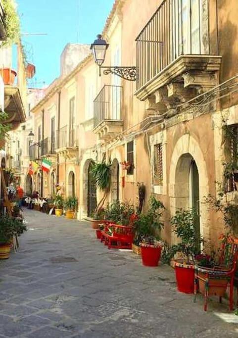 Delizia House Ortigia,Centro Citta, Vicino Al Mare Apartment Syracuse Bagian luar foto