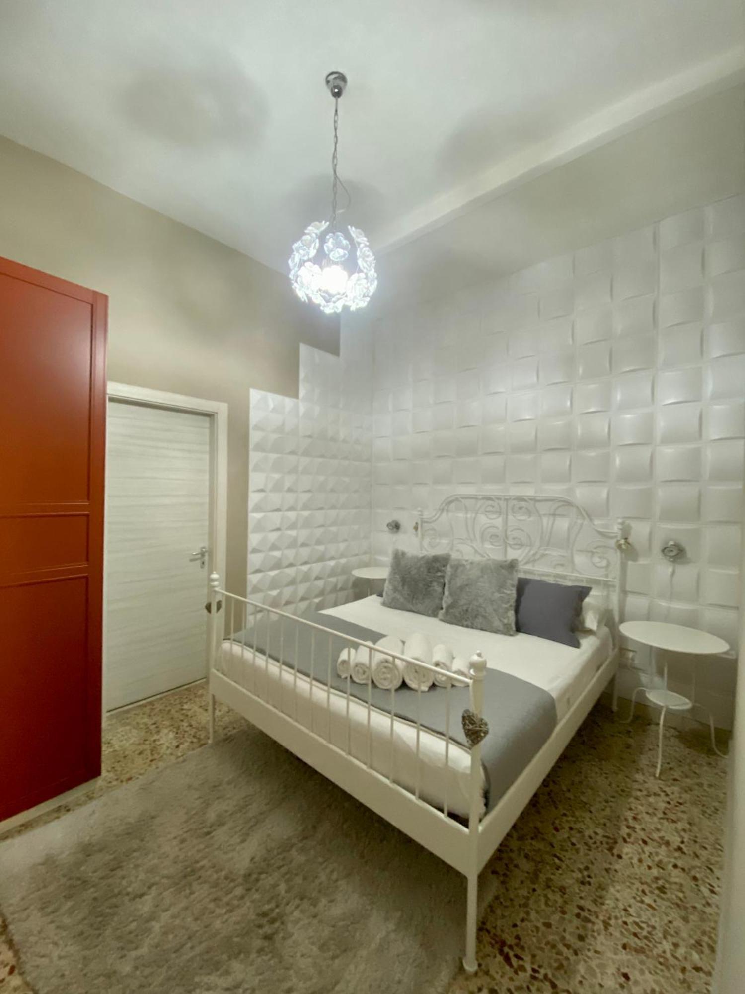Delizia House Ortigia,Centro Citta, Vicino Al Mare Apartment Syracuse Bagian luar foto