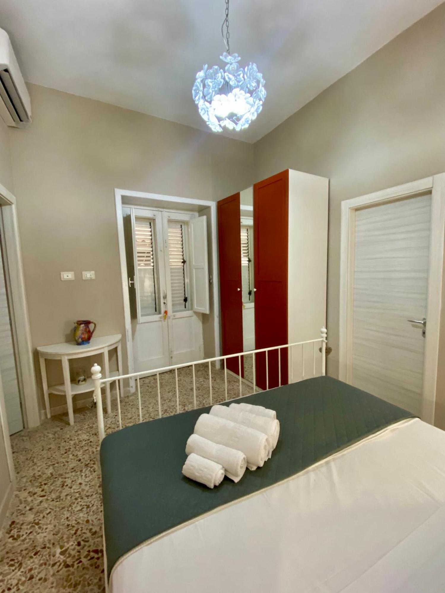 Delizia House Ortigia,Centro Citta, Vicino Al Mare Apartment Syracuse Bagian luar foto