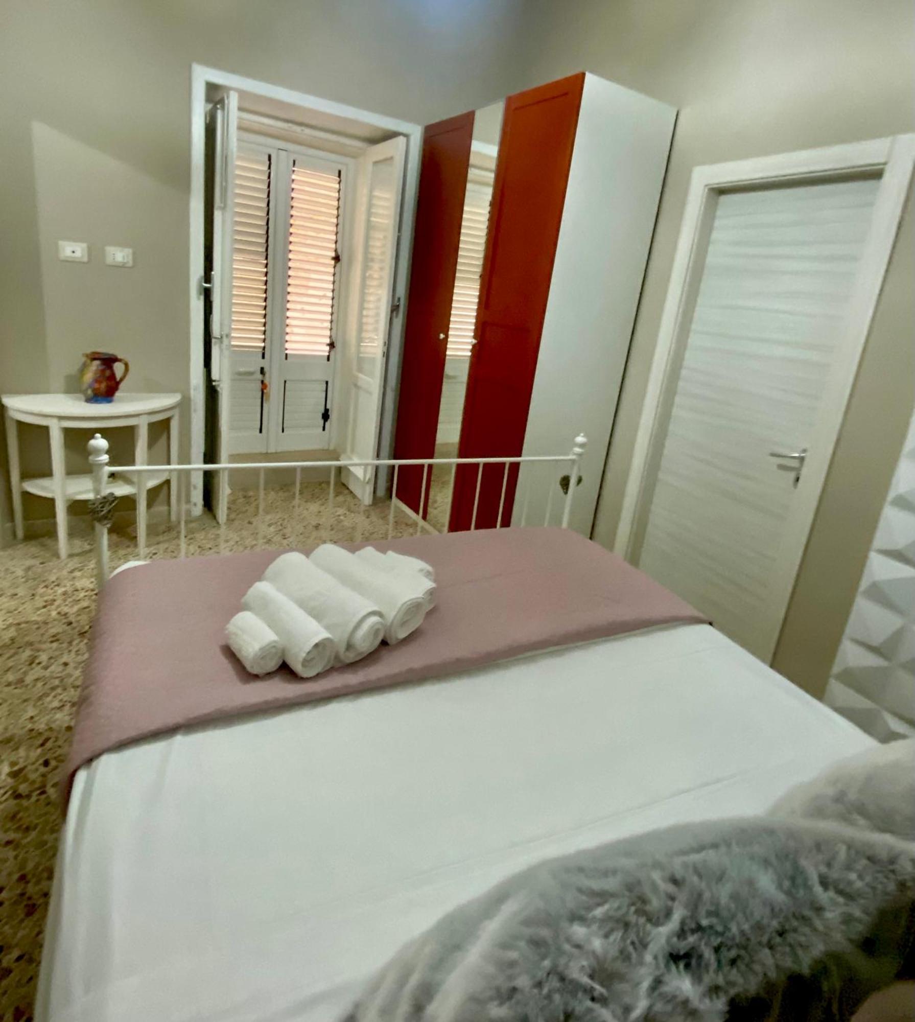 Delizia House Ortigia,Centro Citta, Vicino Al Mare Apartment Syracuse Bagian luar foto